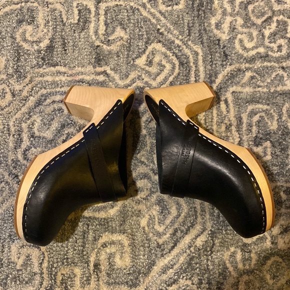 New without box Swedish Hasbeens Slip In Classic Clog - Picture 3 of 10